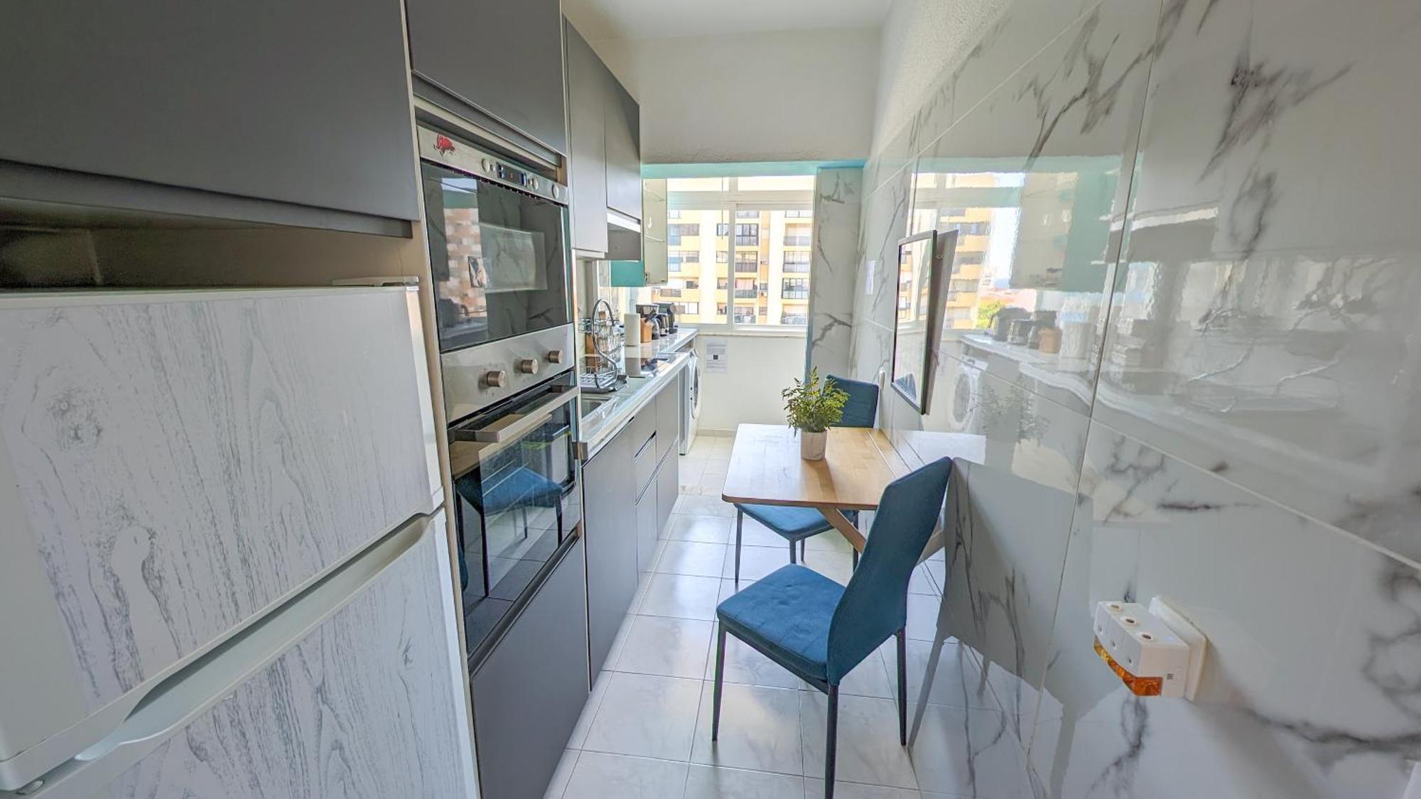 2 Room Condo - 5 Mins From Costa Da Caparica Beach & Bars Zewnętrze zdjęcie